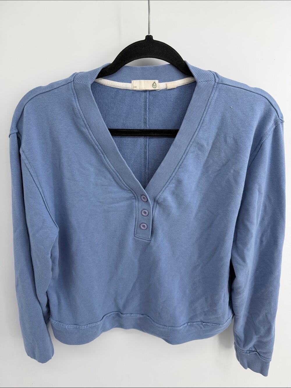 TASC Performance Varsity Organic Cotton Bamboo blend V-neck long sleeve top M